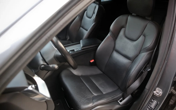 Volvo XC 60 cena 97500 przebieg: 217800, rok produkcji 2018 z Mieroszów małe 781
